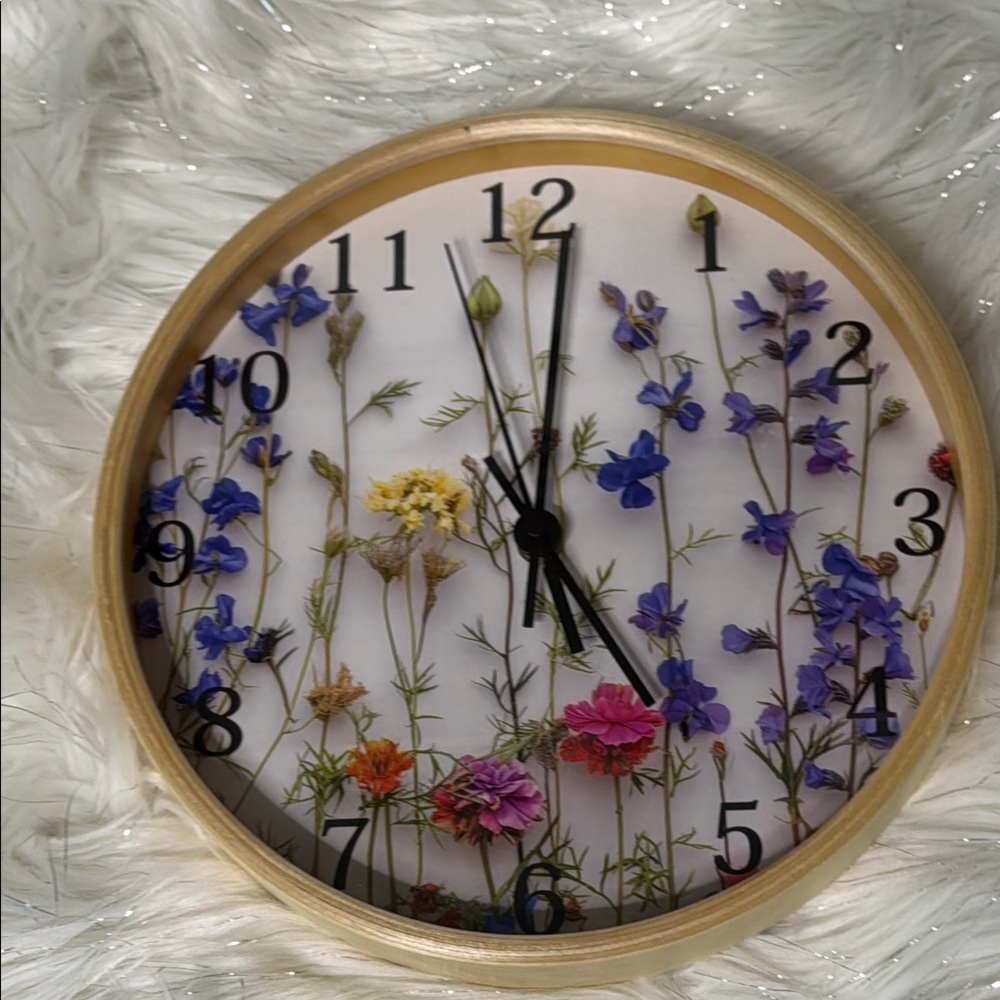 Floral Wall Clock with Natural Frame